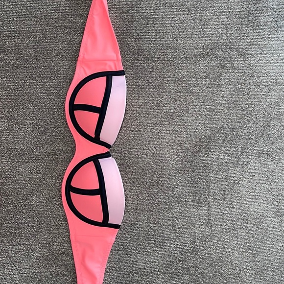 victoria secrets bikini top